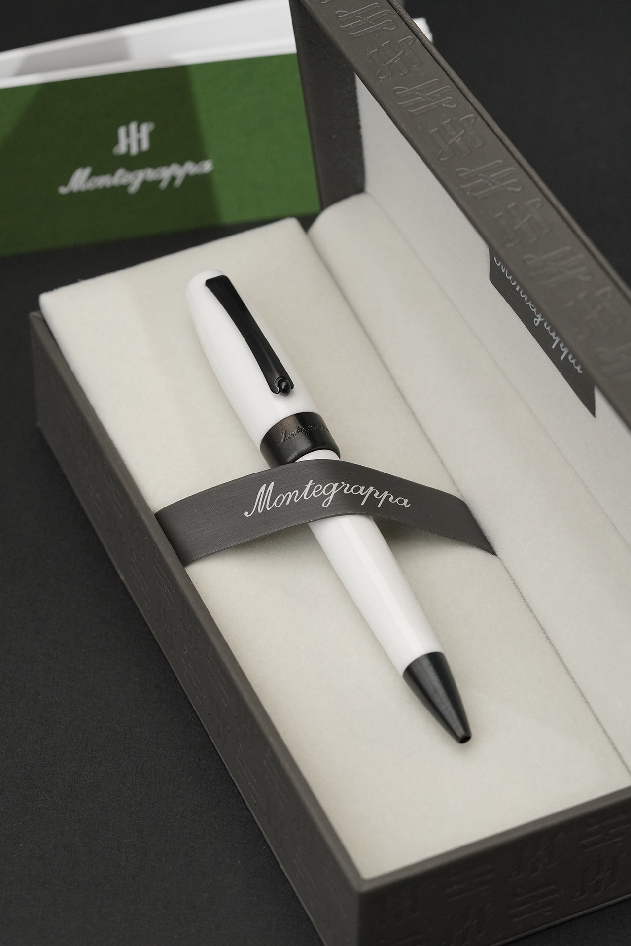 Montegrappa Fortuna white rollerball rut